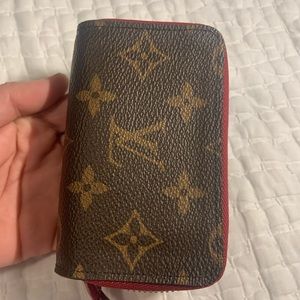 AUTHENTIC Louis Vuitton MuLti CarTes Ming Fuchsia.